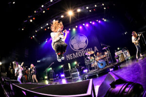 【音楽】ガールズバンドNEMOPHILA・mayu、客席ダイブで胸触られる　“痴漢被害”に…「絶対見つけるから」