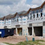 【中東情勢】"欠品"で住宅工事がストップ　資材入荷せず… 床材工事・断熱材・配管材・スイッチプレート類、全て「ナフサ」