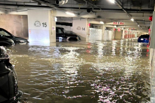 【三重県四日市市】被害受けた車は約300台か…大雨で水没した駅前地下駐車場 排水作業は16日午後にも完了の見通し