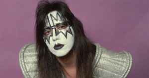【訃報】KISS初代ギタリスト、エース・フレーリーが74歳で死去