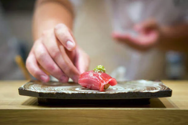 【日テレ】『笑点』で「エバース」の「女性は体温が高いから寿司職人になれない」漫才が大炎上
