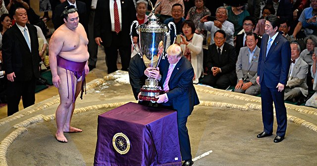 【相撲】女性首相誕生で大相撲の土俵の「女人禁制」伝統はどうなる!?