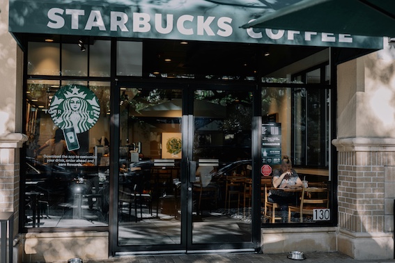 【カフェ】米国でスターバックスが大量閉店…消費者の価値観が変化し財務状況が悪化か