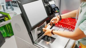 【冤罪】会計忘れ無意識に店を出てしまった…万引き疑われた男性に無罪判決　