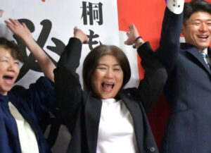 【伊東市議選】田久保派は当選20人中1人…失職不可避でも万歳の田久保市長