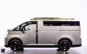 【ジャパンモビリティショー 2025】トヨタ、「ハイエースコンセプト」を世界初公開、新型ハイエースを予告?