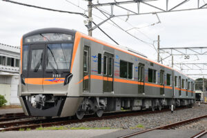 【京成】成田スカイアクセス線電車内でモバイルバッテリーから出火　男性が顔面やけど　乗客が消火　