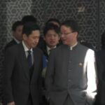 中国外務省局長 ポケットに手を入れていたのは「寒いし、握手するのも不便だった」