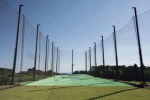 ゴルフ練習場の倒産が過去最多「屋外打ちっぱなし」から「インドア」の台頭