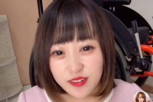 タレントとしても活動の有名車椅子インフルエンサー、生後3か月の娘を殺害容疑で逮捕　