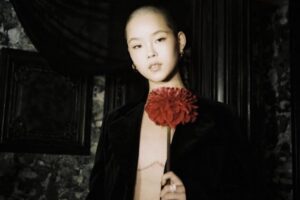 7人組ガールズグループ「XG」のCOCONA（20）ノンバイナリーを公表　胸の切除手術も