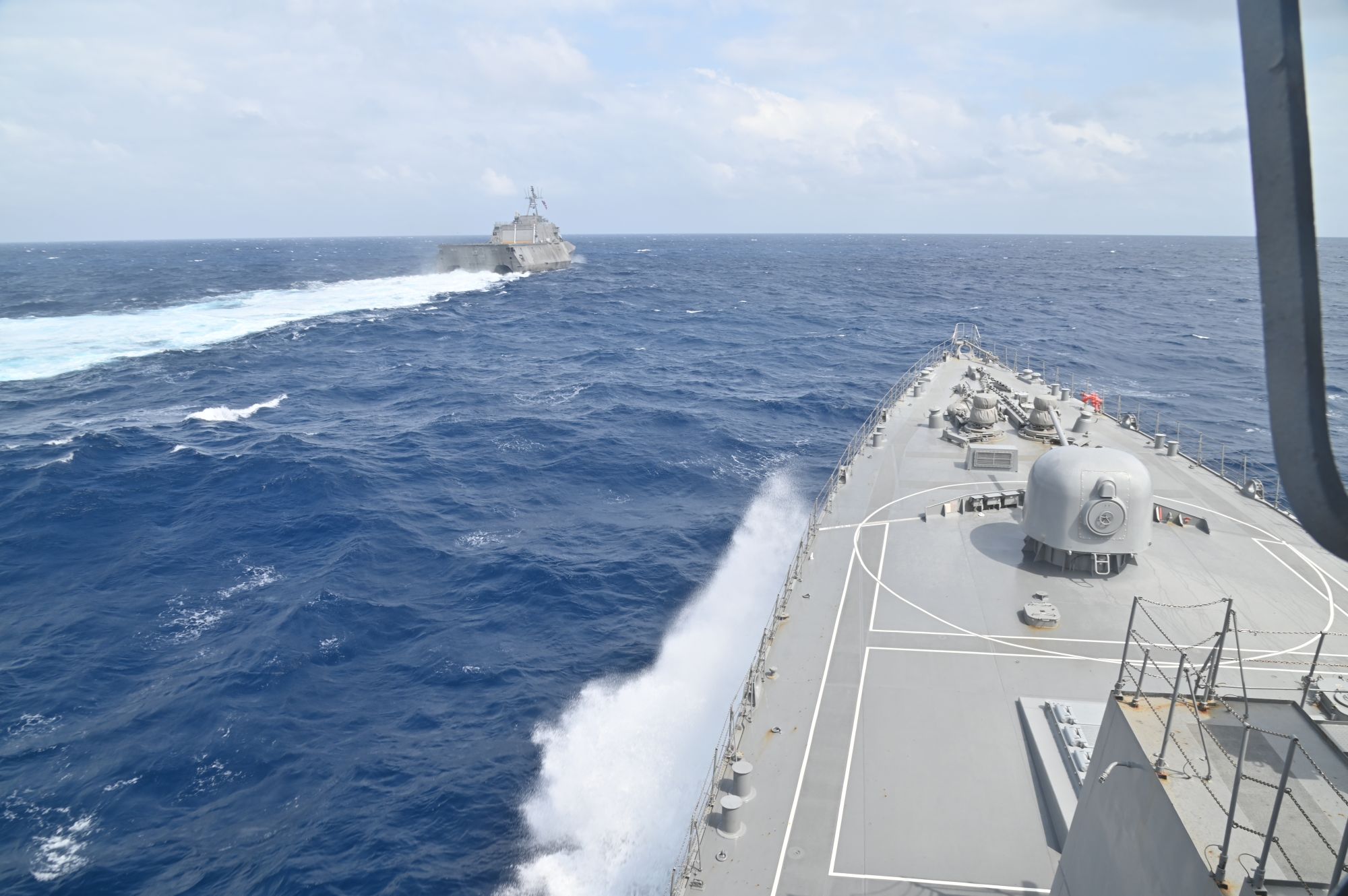 トランプ大統領、ホルムズ海峡の安全確保のため日本に艦船派遣を求める…