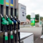 【驚愕】世界のガソリン価格　英国 300円/L　香港 600円/L　日本 170円/L…