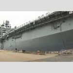 【米軍】上陸作戦を展開可能な強襲揚陸艦「トリポリ」が中東に到着　海兵隊員ら約3500人で遠征打撃群を編成