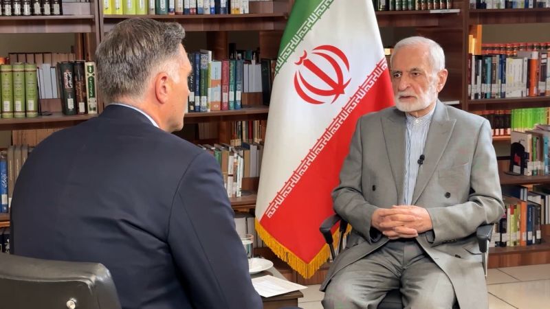 イラン外交政策顧問カマル・ハラジ氏が空爆で負傷　戦闘終結に向けた協議も統括　ハラジ氏の妻は死亡