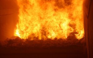 【富山県】 ごみ焼却施設、重油不足… 「残り1200L」 1回の着火に500L消費　