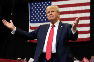 トランプ氏、キリスト姿の画像を投稿　キリスト教保守派からの批判相次ぎ削除