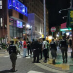 【横須賀】基地近くの「ドブ板通り」で深夜100人超が大騒ぎ　住民苦情相次ぎ憲兵出動