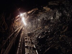 【中国】山西省炭鉱爆発82人死亡事故「重大違反判明」安全不備か　　