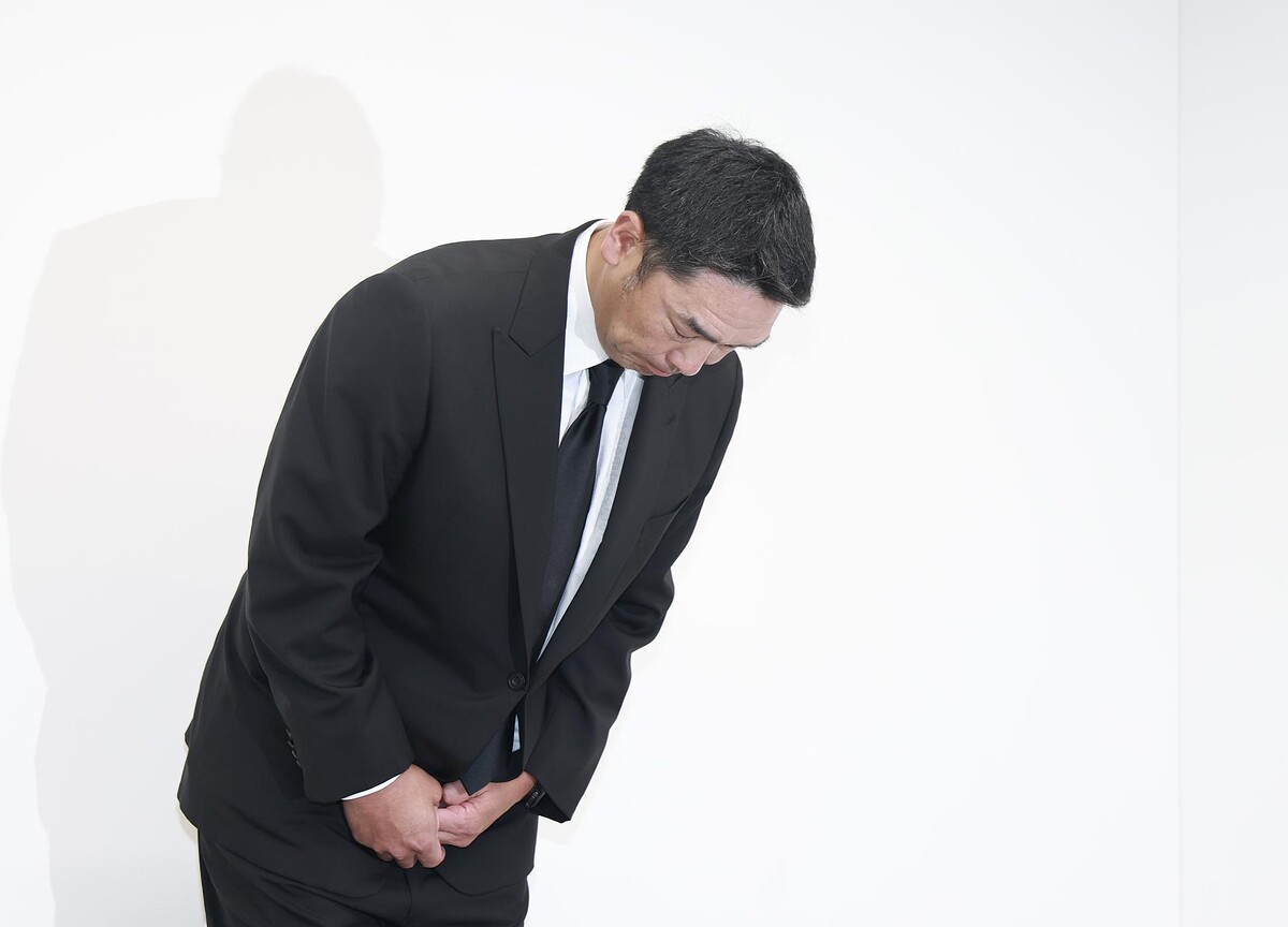 なぜ警察は阿部慎之助を逮捕したの？娘から離すのが目的ならば、任意同行でも良かったのではないか？