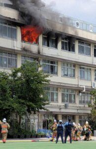 【北区】滝野川第三小学校火災　女性教員「洗濯物は私服」　電気ストーブも私物　