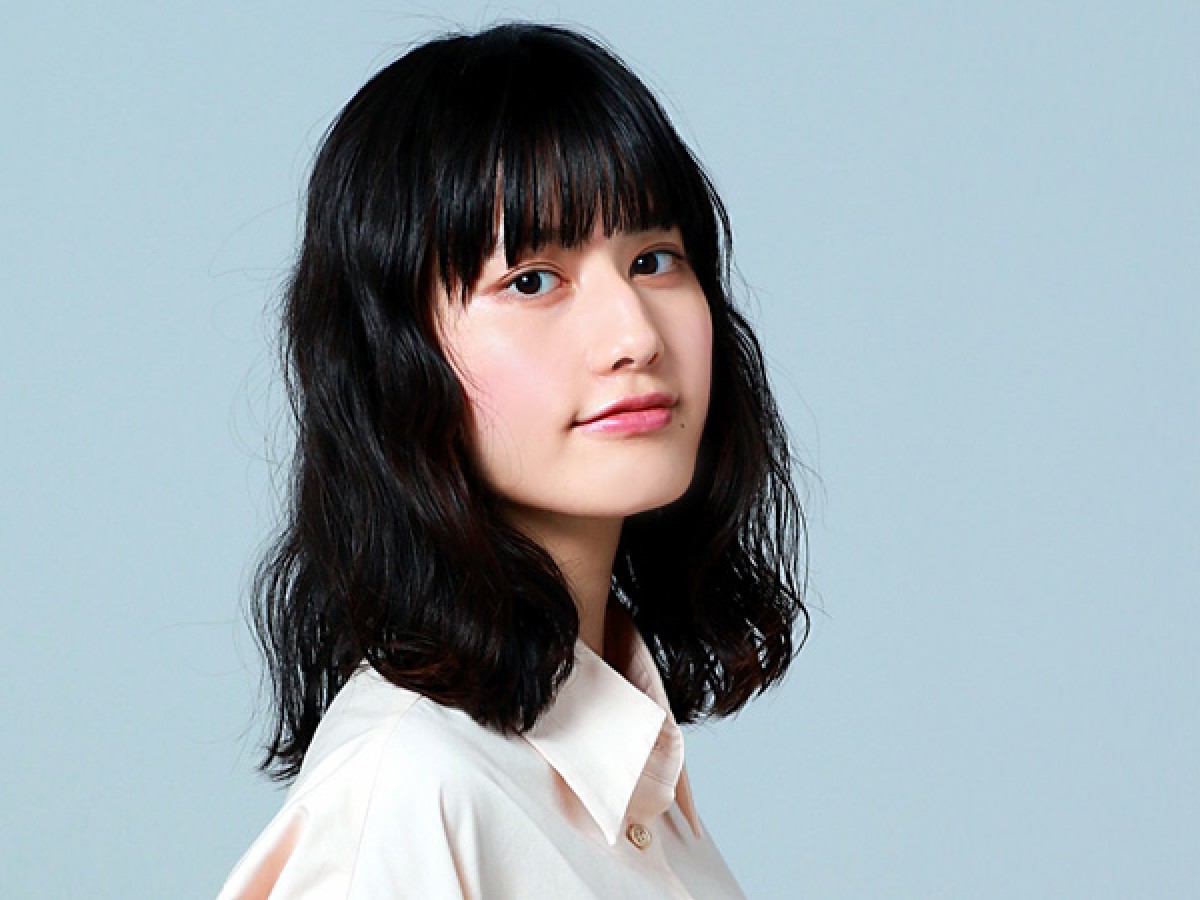 【文春砲】橋本愛（30）が号泣した佐藤二朗（57）の“爆弾ハラスメント”　発端はドラマ『夫婦別姓刑事』撮影中の「ボディタッチ」