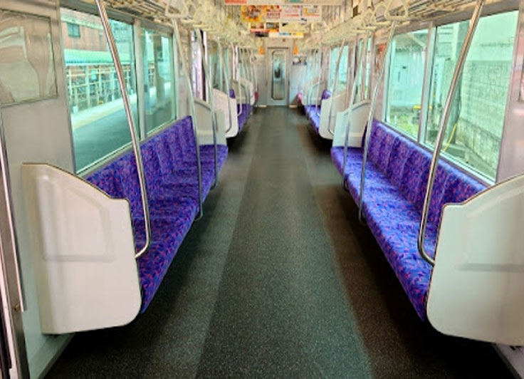 【社会】電車内のリュック前抱えは「迷惑」、「手に持って」と呼びかける鉄道会社も