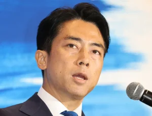 小泉進次郎防衛相が靖国神社を参拝